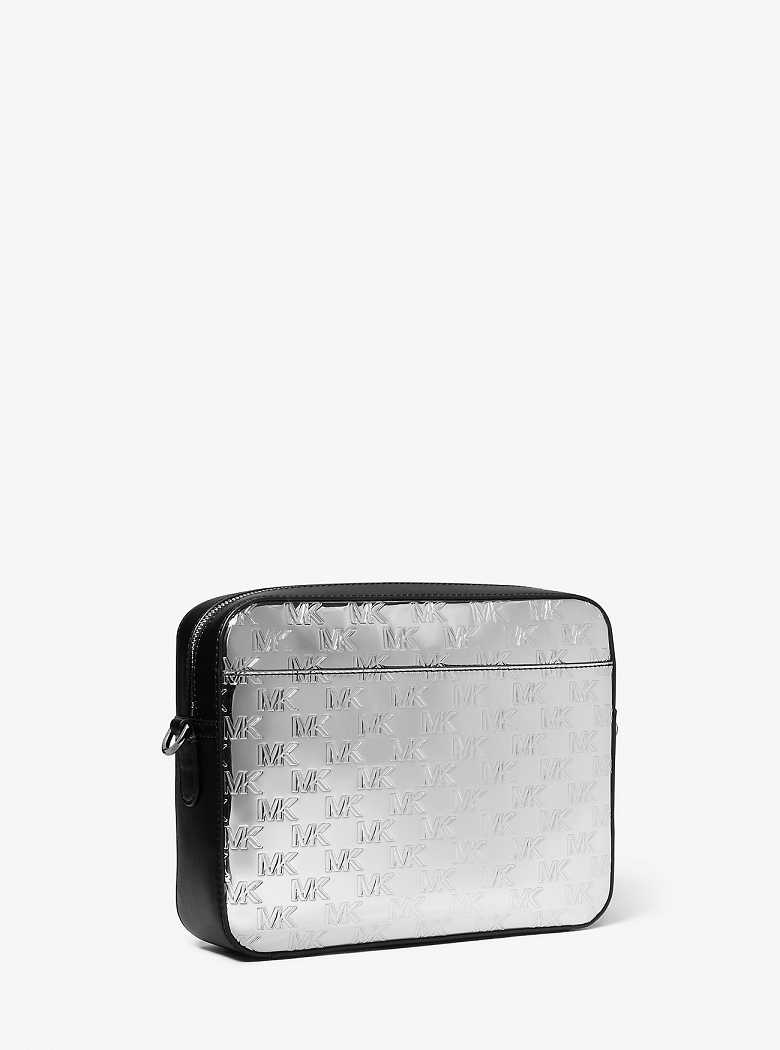 Michaelkors Hudson Logo Embossed Metallic Prateadas | SN-MK28114
