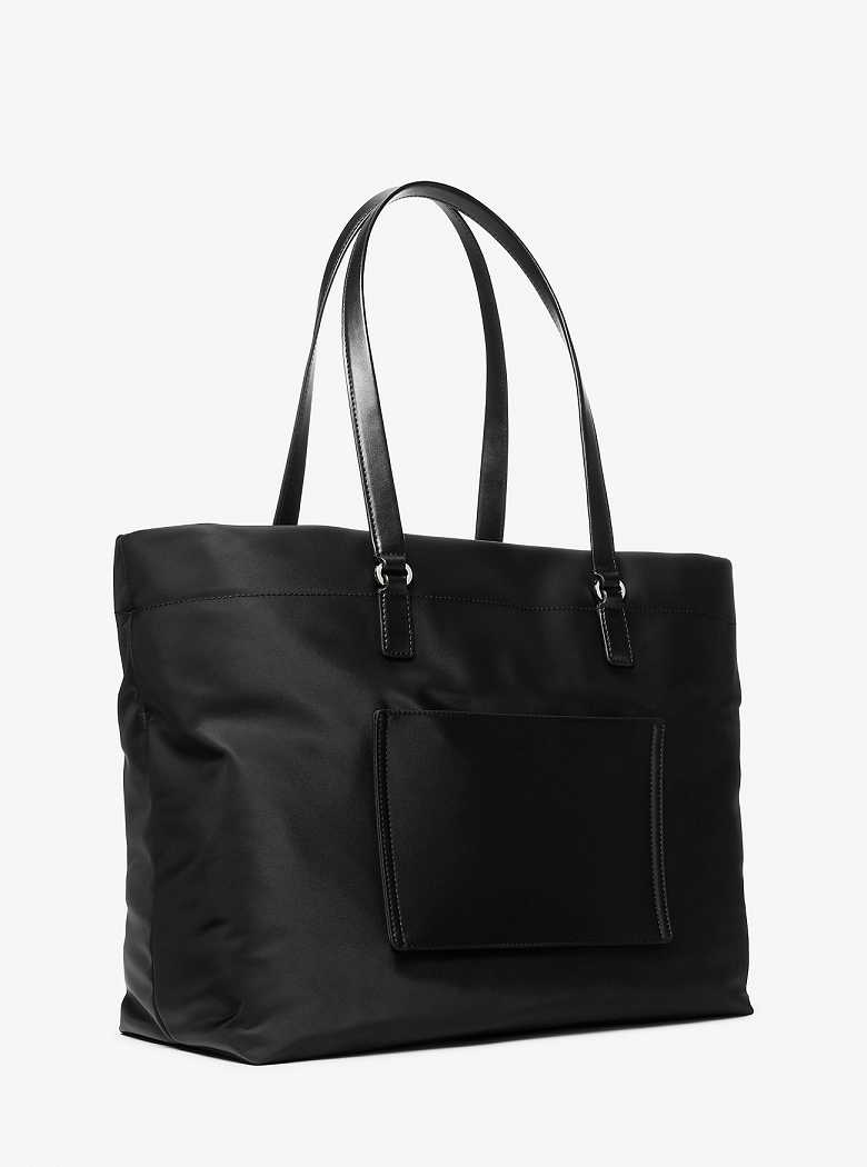 Michaelkors Slater Extra-Large Recycled Nylon Pretas | SN-MK26915